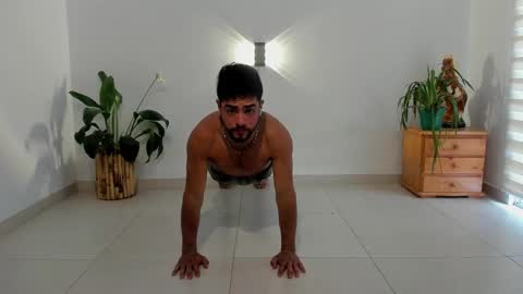 LIAM- noah online show from December 2025 01:29:02 PM