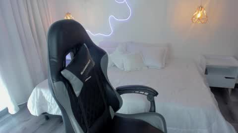 Noah  online show from November 2025 06:25:01 AM