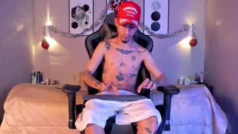 noahdaviss online show from December 2024 05:04:01 AM