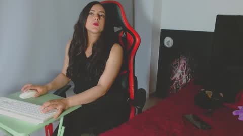 Noamartin online show from March 2026 01:45:01 AM