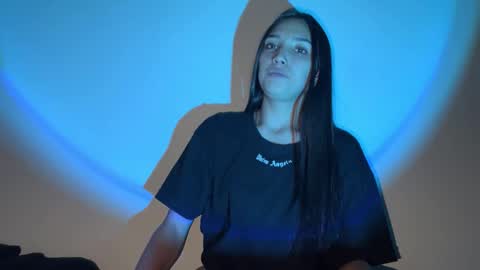 Jean Y Isa online show from January 2026 05:34:01 AM