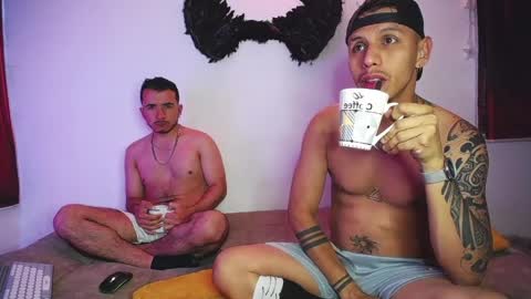 noha_and_iam1 online show from April 2026 12:19:02 PM