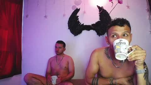 noha_and_iam1 online show from April 2026 12:22:02 PM