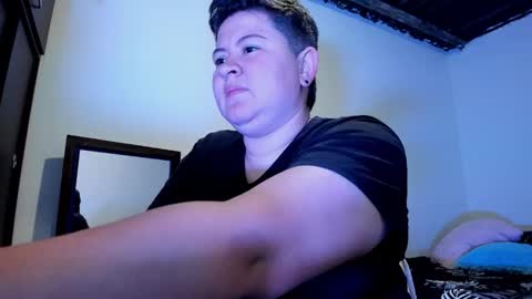 Snapshot of noha_whiite chatting on November 2025 12:44:01 AM Noha online show from November 2025 12:44:01 AM