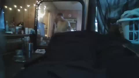 Noliana online show from November 2025 10:37:02 PM