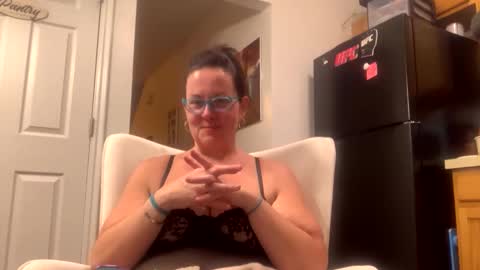 Snapshot of nonipsalldrip chatting on May 2026 04:43:02 AM NoNipsAllDrip online show from May 2026 04:43:02 AM