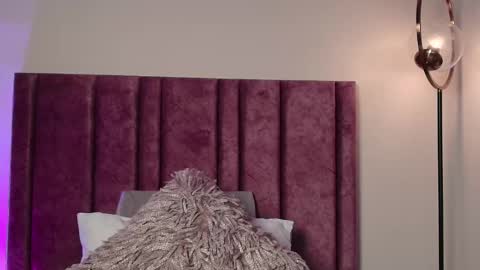 Nora Da Silva online show from November 2025 02:42:01 PM