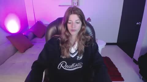 Nora online show from December 2024 09:33:01 PM