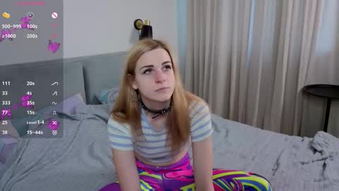 Elina online show from November 2025 10:37:01 AM