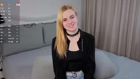Elina online show from December 2025 10:33:01 AM