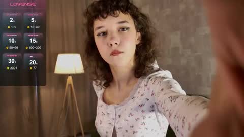 Nora online show from September 2025 03:52:01 AM