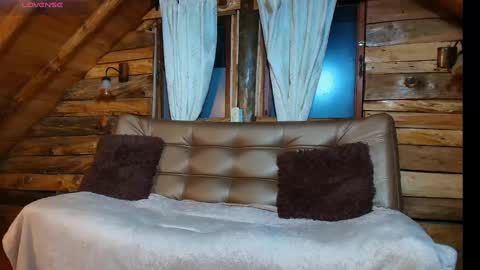 Nordik and clementine online show from November 2025 01:00:02 AM