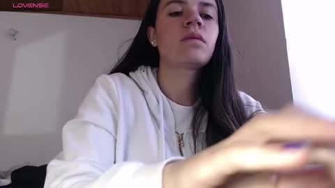 noreen_ online show from November 2025 02:39:01 PM