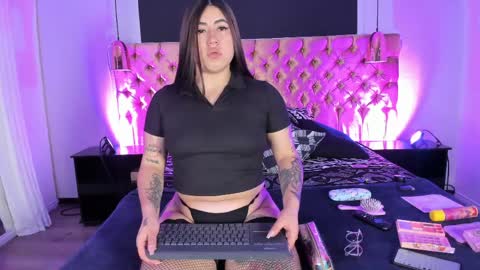 Snapshot of nouur_ chatting on April 2026 05:05:01 AM Nour online show from April 2026 05:05:01 AM