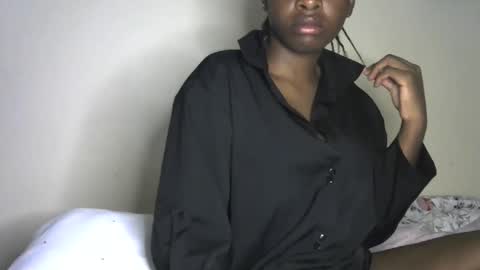 novaah online show from November 2025 12:49:01 AM