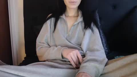 Olivia online show from October 2025 01:47:02 PM