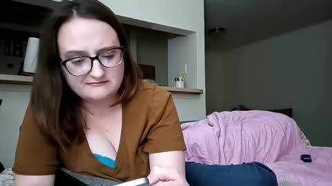 Snapshot of novarose233609 chatting on January 2025 08:40:02 AM novarose233609 online show from January 2025 08:40:02 AM
