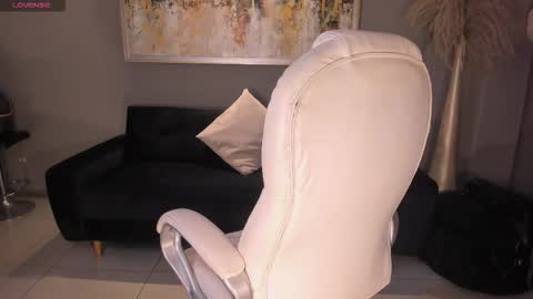 Nova online show from October 2025 09:09:02 PM