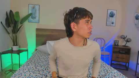 NovayBrian online show from November 2025 04:51:01 AM