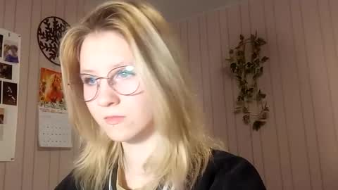 Sari  It is my first day  online show from February 2026 03:10:01 PM