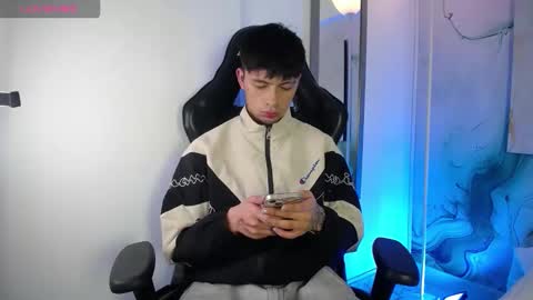 Stev  online show from March 2026 03:33:02 AM