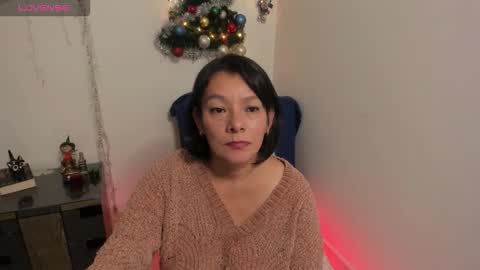 nuit_rose online show from December 2025 02:05:01 AM