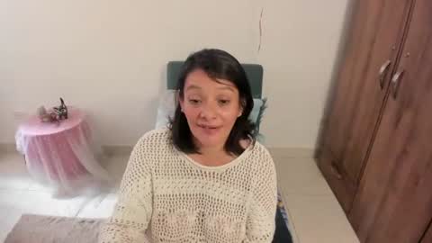nuit_rose online show from July 2026 02:04:02 PM