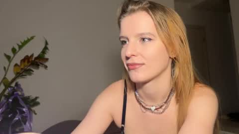 nura_foxx online show from February 2026 02:07:02 AM