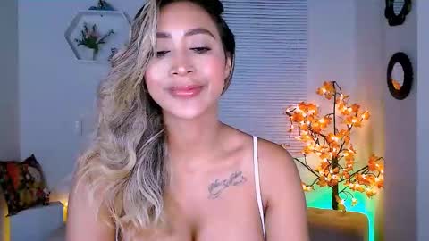 Nycole online show from December 2024 04:53:01 AM