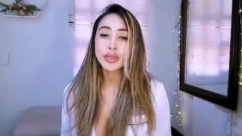 Nycole online show from September 2025 04:18:01 PM