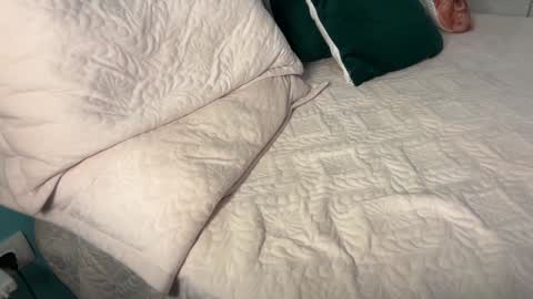 Nicol online show from December 2025 02:11:01 PM