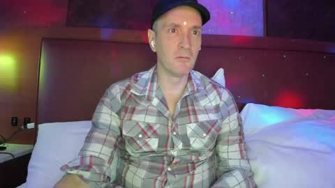 Snapshot of nyhudsonvalleyfun chatting on May 2026 10:15:02 PM HudsonValleyNYfun online show from May 2026 10:15:02 PM