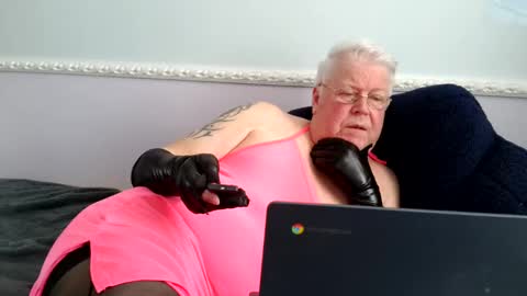 Snapshot of nylonlegs69 chatting on May 2026 04:46:01 PM stockings suspenders mad online show from May 2026 04:46:01 PM