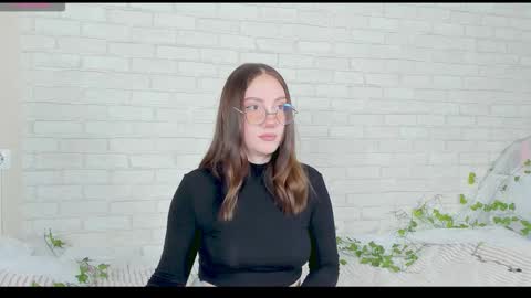 Kat online show from November 2025 05:11:01 PM