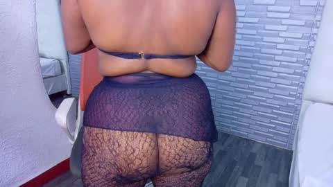 Snapshot of nympho_bff chatting on October 2025 09:17:02 PM nympho_bff online show from October 2025 09:17:02 PM