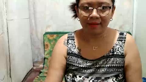 Snapshot of nymphoangel2022 chatting on December 2024 01:32:01 AM I am your angel online show from December 2024 01:32:01 AM