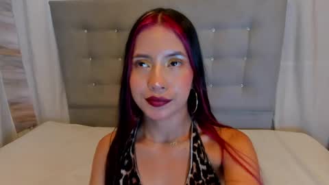 xionela gates online show from April 2026 08:34:01 PM