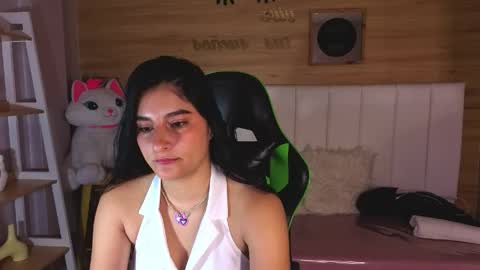 Snapshot of nyx_kitty_a chatting on June 2026 03:18:01 PM Nia online show from June 2026 03:18:01 PM