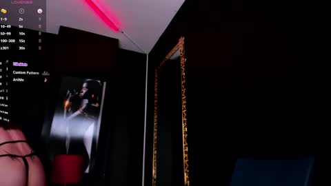 Snapshot of nyxx_moon chatting on May 2026 09:20:01 PM Nyx Moon Schedule 1500 - 2200 online show from May 2026 09:20:01 PM