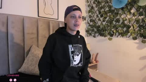 Sara Help me reach 1000 followers online show from June 2026 04:02:01 PM