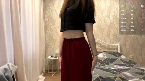 Mia online show from November 2025 09:09:02 AM