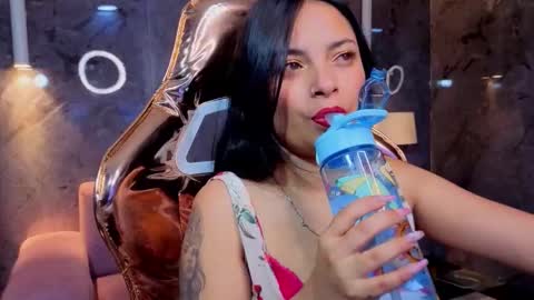 odette_b online show from November 2025 03:28:02 AM