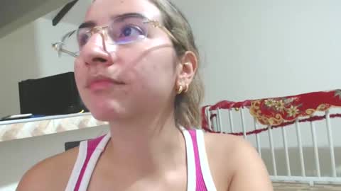 Snapshot of odette_brigh_ chatting on December 2024 10:58:02 PM Val online show from December 2024 10:58:02 PM