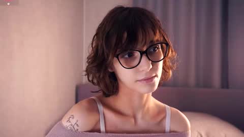 Thea online show from December 2025 06:37:02 PM