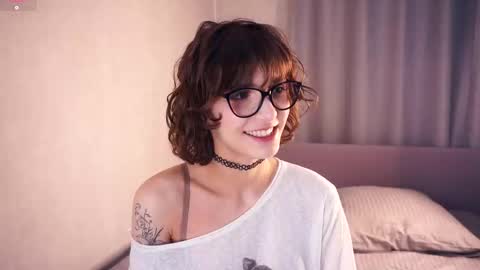 Thea online show from December 2025 06:47:02 PM