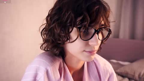 Thea online show from December 2025 06:26:02 PM