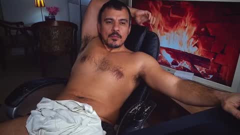 officeman7 online show from December 2024 08:15:01 PM