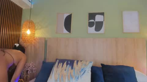 Holly online show from September 2025 11:33:02 AM