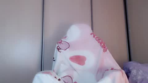 Snapshot of oh_pichuu chatting on July 2026 01:15:02 PM Milly online show from July 2026 01:15:02 PM