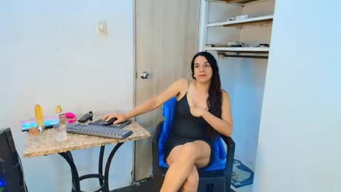 Snapshot of oh_tique chatting on July 2026 04:18:01 AM LU online show from July 2026 04:18:01 AM
